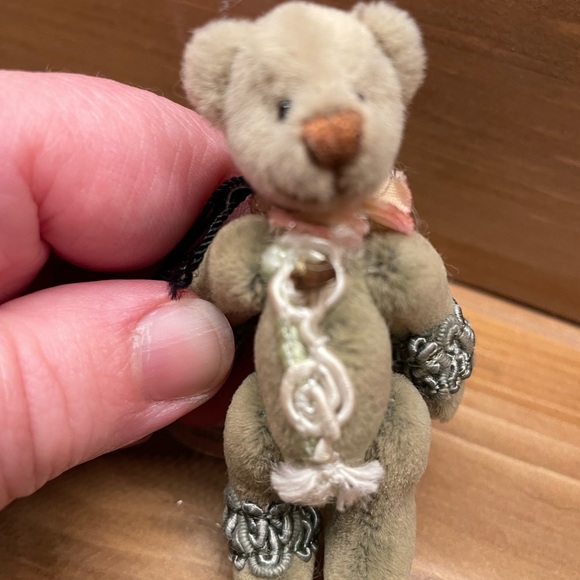 Ganz Mini Teddy Bear Flower Girl - Picture 6 of 16